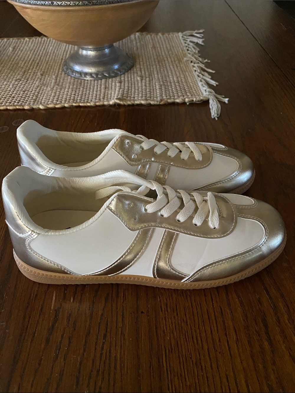 NWOTS Liliana sneakers 👟